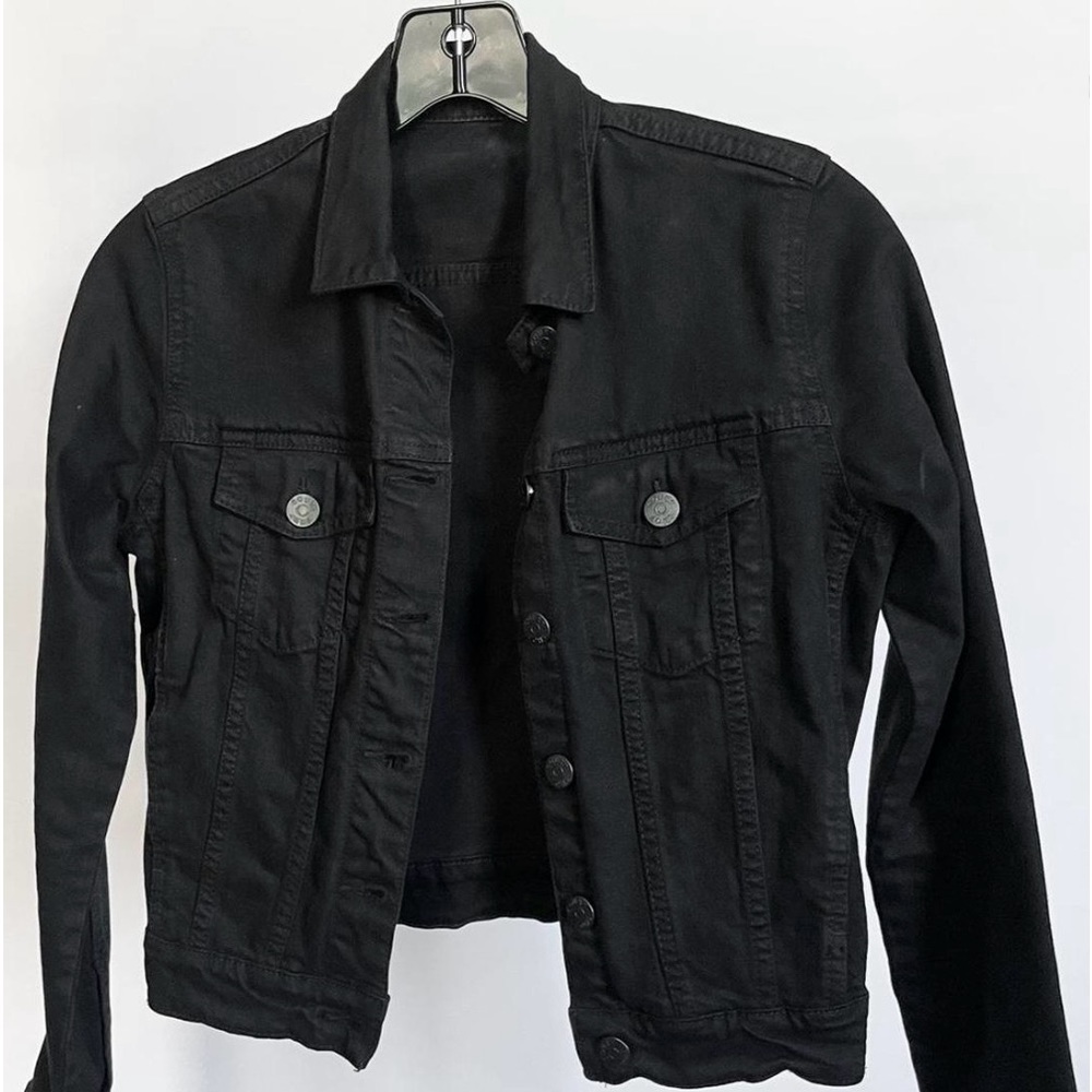 Courtshop Jean Jacket . True XS, fits tight.